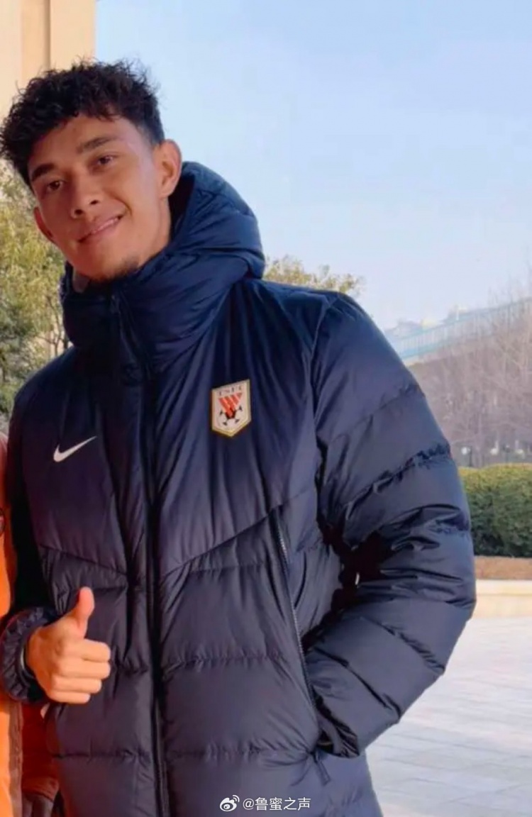 博主：泰山隊新援李小恒已抵達俱樂部，明天將隨隊登泰山祈福