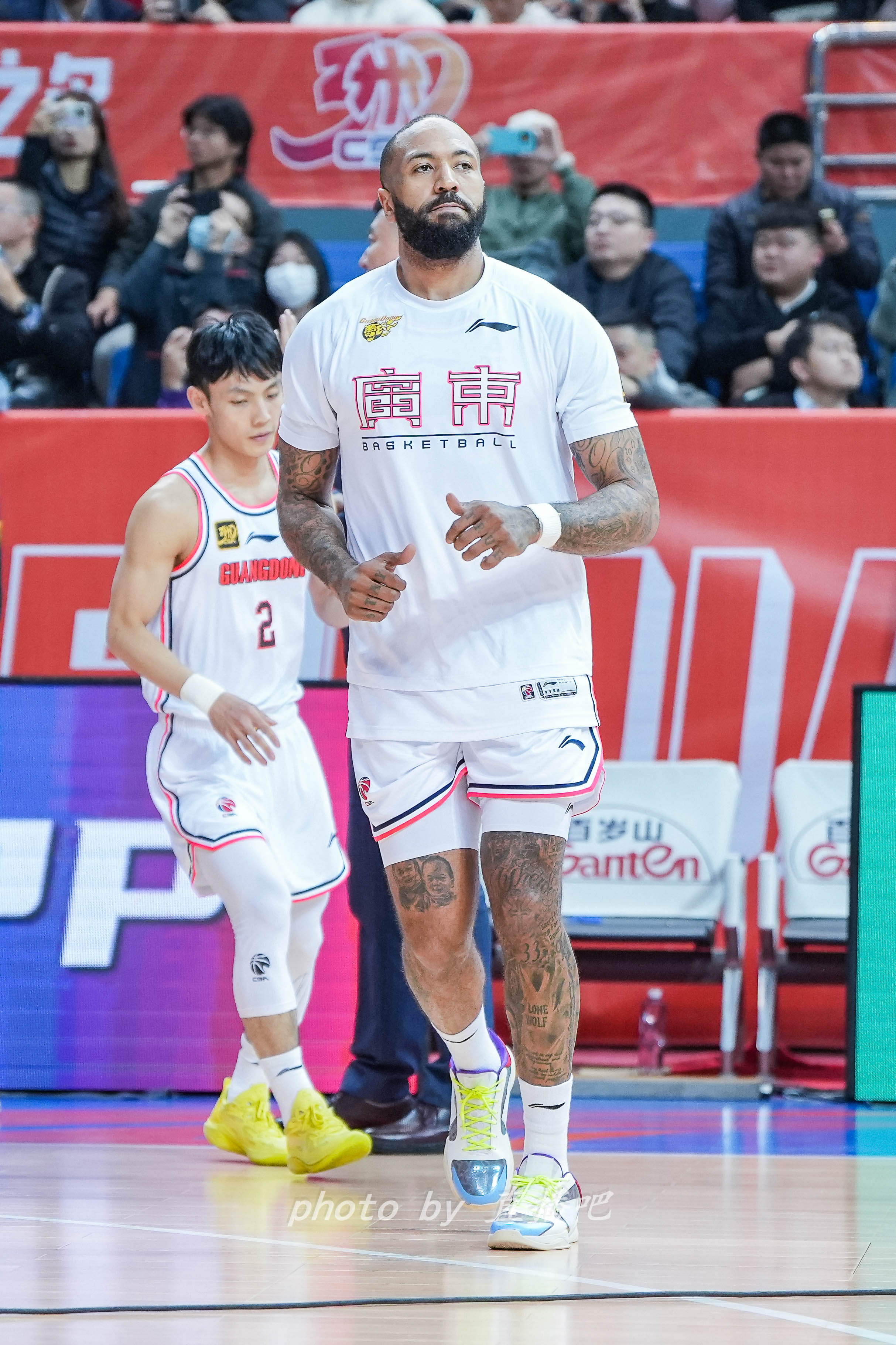  打得不錯(cuò)！36歲吉倫沃特原本的第三外援卻成廣東男籃的真大腿