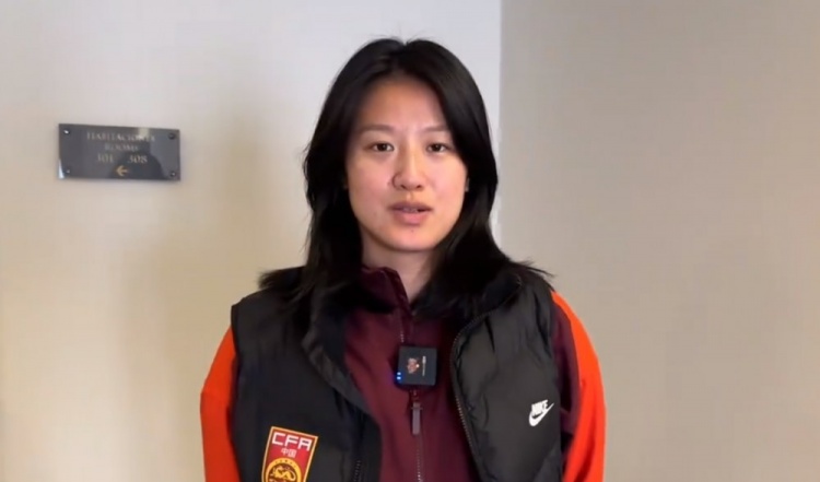  汪琳琳：范迪克是我的偶像和目標，希望變成他那樣全面的中后衛(wèi)