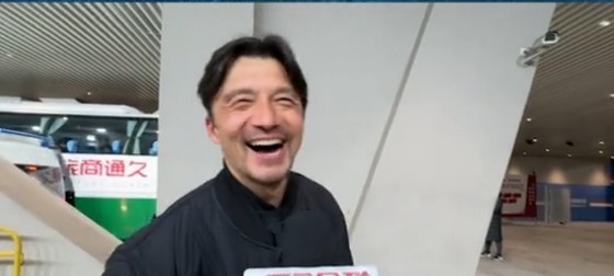  帶孩子和帶球隊(duì)哪個(gè)更累？謝暉笑言：都累，但帶孩子更累