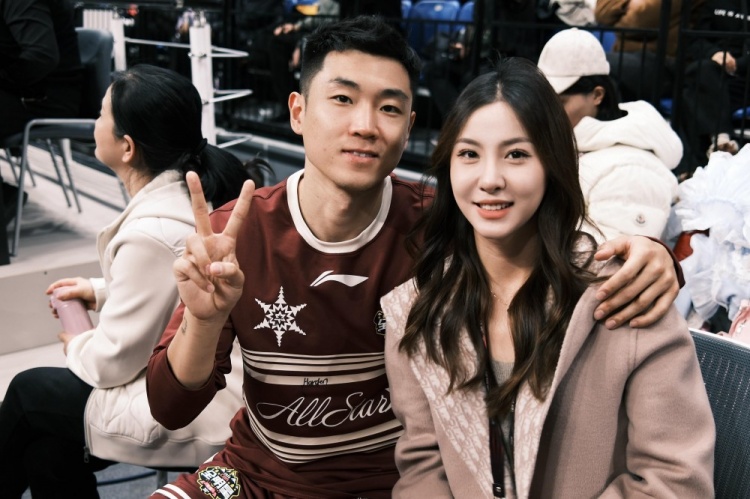  很搭！高詩巖妻子曬多張美照：打卡全明星 吉林下次見