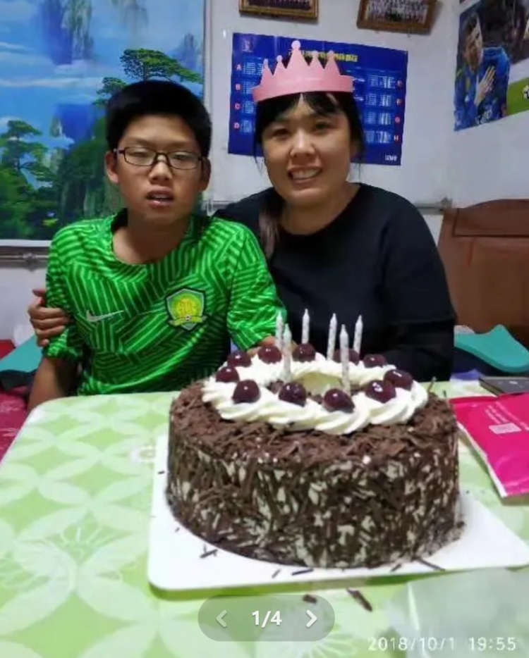 郭嘉璇母親曬照悼念兒子：璇兒生日快樂(lè)，希望天堂幸福