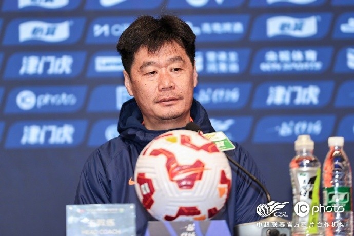  李霄鵬：希望明天比賽能打出一些新的東西，取得一個好的結(jié)果