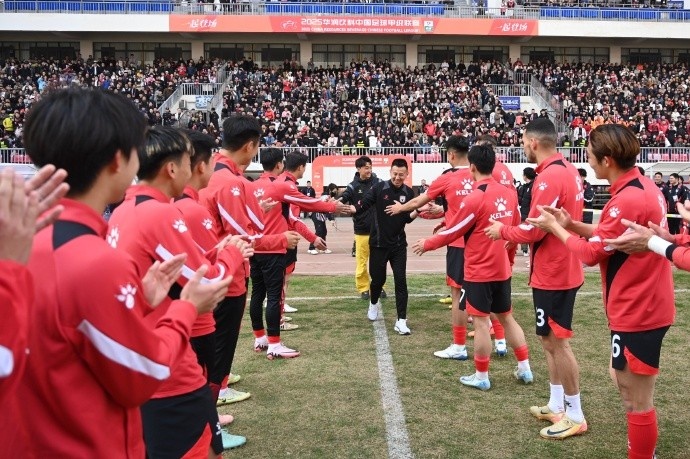  今日賽前，俱樂部為前球員馬曉磊及文爍舉行了退役儀式