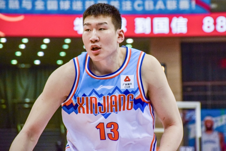  拼搶積極但手感不佳！李炎哲半場8中2&罰球6中4拿8分 搶4個前場板