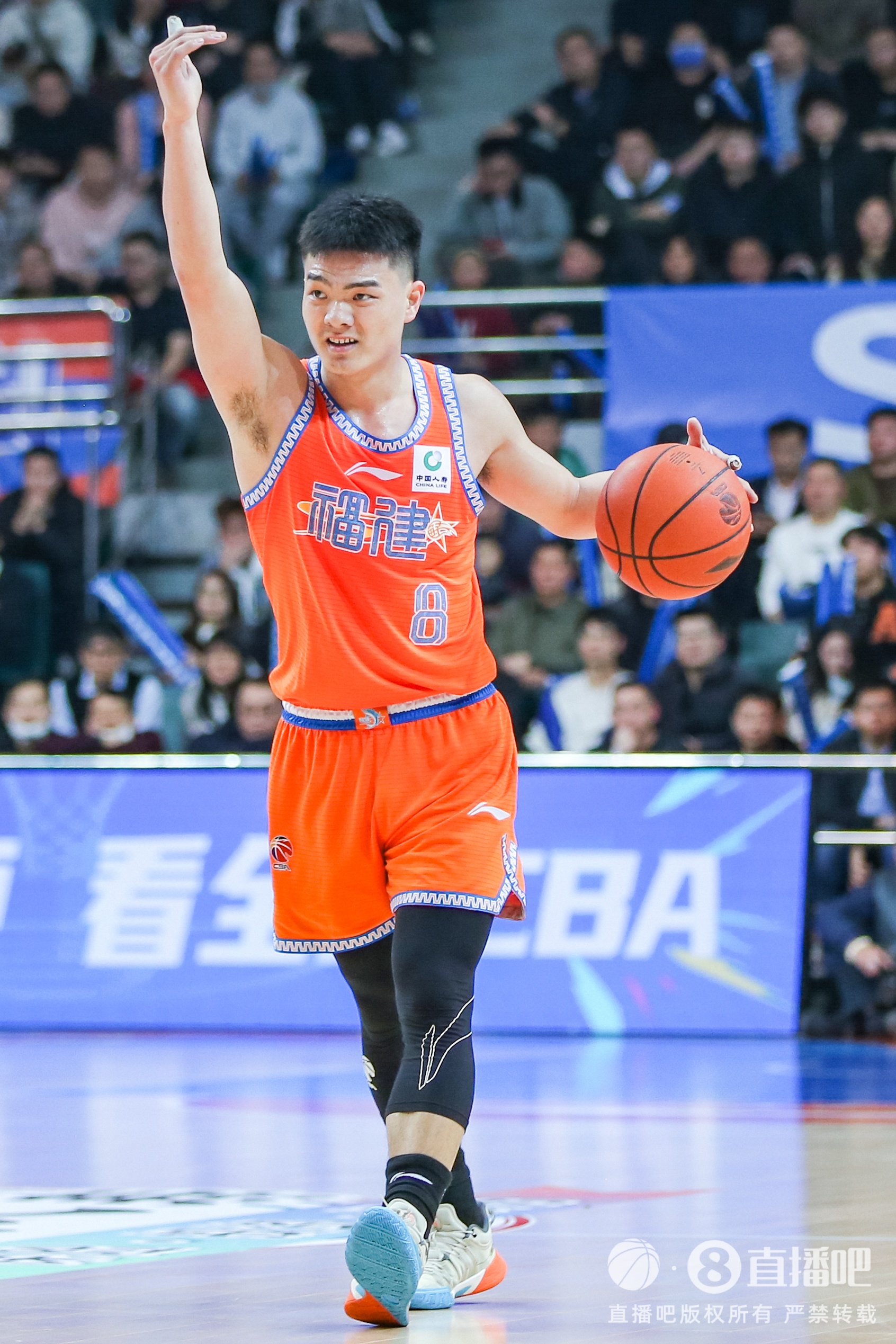  高效替補(bǔ)！黎伊揚11投7中貢獻(xiàn)17分2板4助3斷