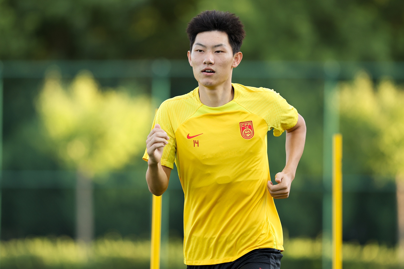  魯媒：泰山隊(duì)抵達(dá)梅州五外援齊整，四名國(guó)腳可出戰(zhàn)史松宸隨隊(duì)