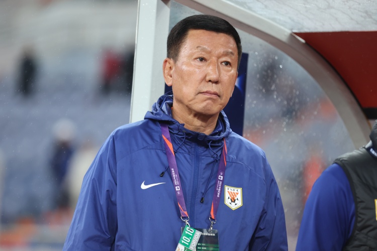 崔康熙：間歇期被抽調(diào)了很多球員訓(xùn)練受影響，國(guó)腳每人狀態(tài)不同