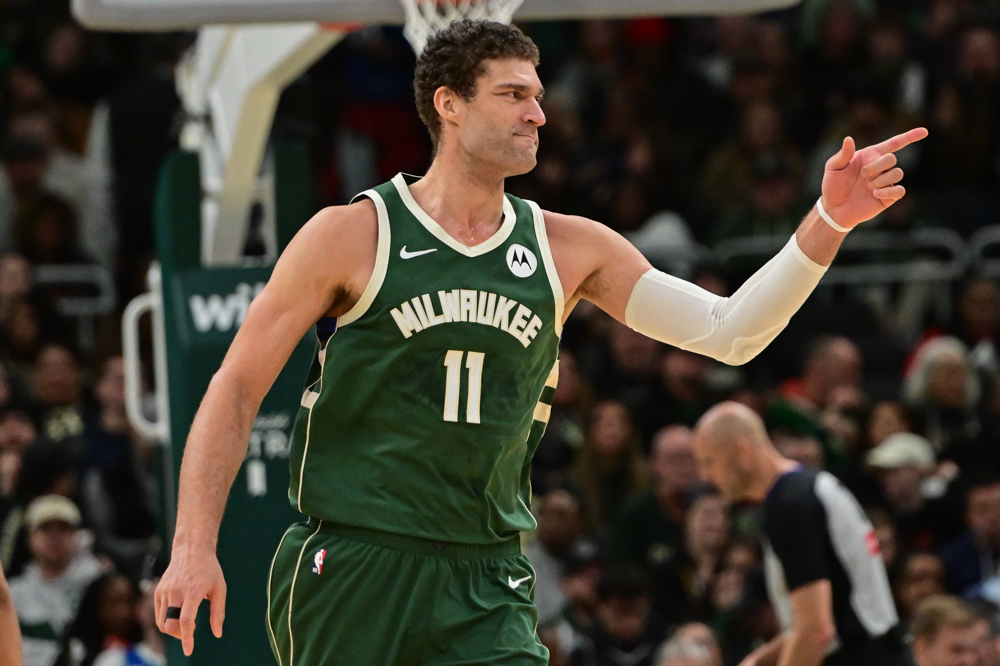  3B中鋒！大洛佩茲蓋帽數(shù)2038次超越加內(nèi)特 升至NBA歷史第18位