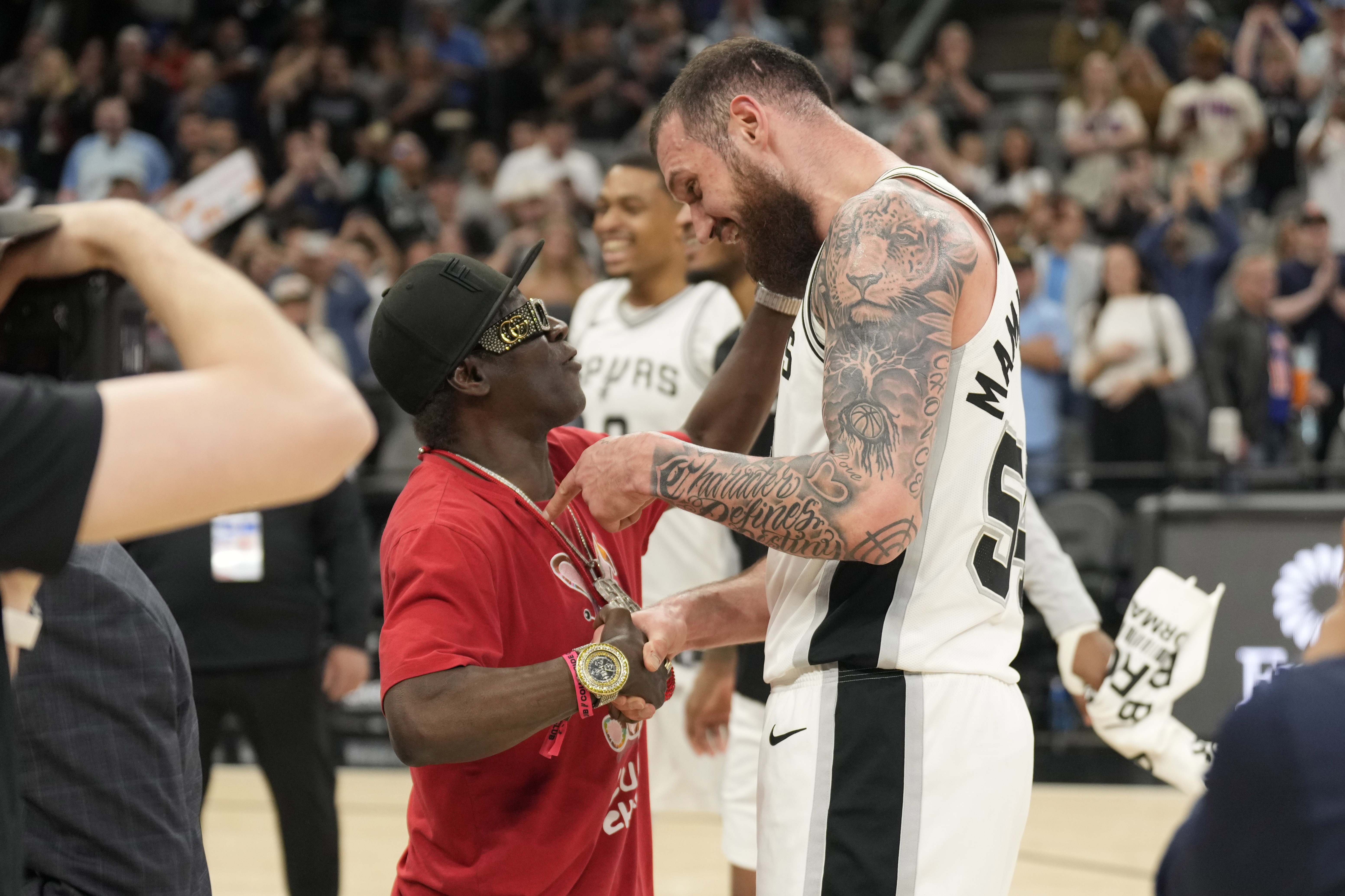  馬穆上場19分鐘就砍下34分！哈特：他能進入NBA是有原因的